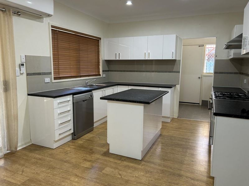 4 Watts Place, Baynton WA 6714