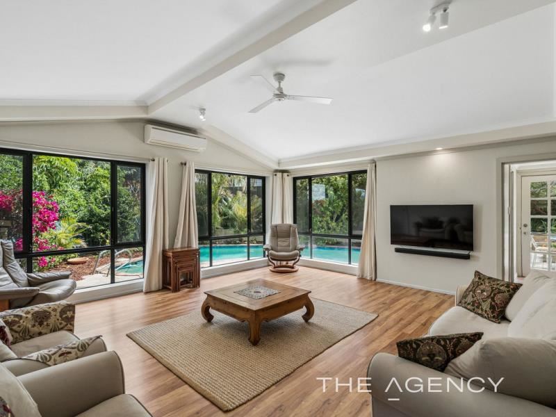 15 Buchanan Way, Padbury WA 6025