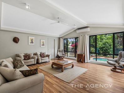 15 Buchanan Way, Padbury WA 6025