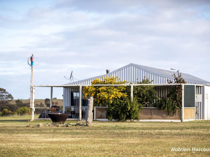 17995 South Coast Highway, Ravensthorpe WA 6346