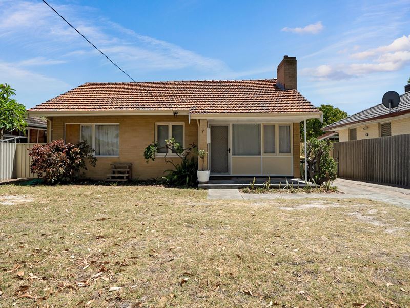 7 Hassett Street, Cloverdale WA 6105