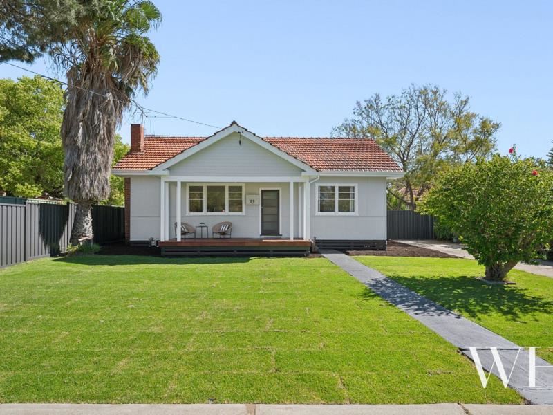 2B Nicholas Crescent, Hilton WA 6163