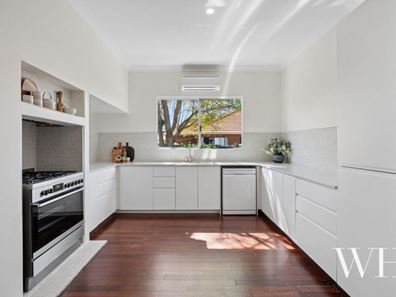 2B Nicholas Crescent, Hilton WA 6163