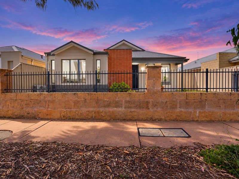 104 Suffolk Street, Caversham WA 6055