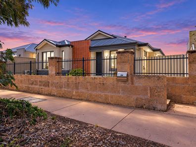 104 Suffolk Street, Caversham WA 6055