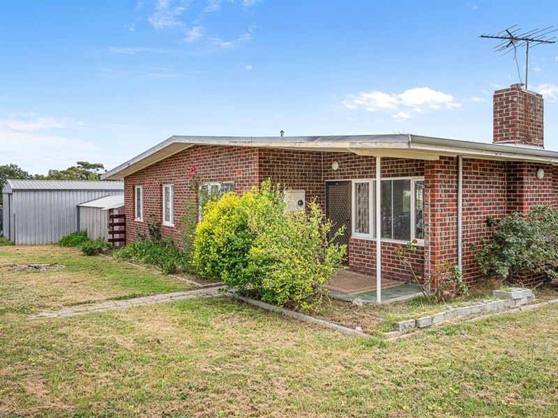 9 Clianthus Way, Koongamia WA 6056