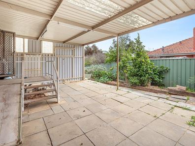 9 Clianthus Way, Koongamia WA 6056