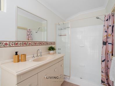 Room 2/ 9 Northecut Rise, Parmelia WA 6167