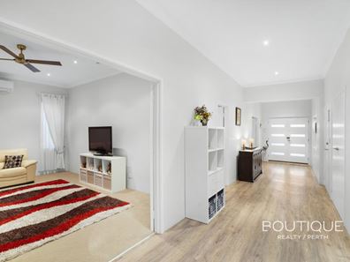 44 Seaspray Crescent, Jindalee WA 6036