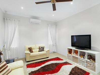 44 Seaspray Crescent, Jindalee WA 6036
