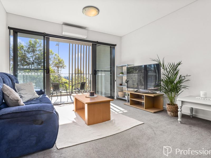 63/16 Midgegooroo Avenue, Cockburn Central WA 6164