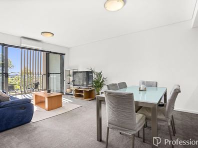 63/16 Midgegooroo Avenue, Cockburn Central WA 6164