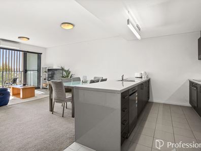 63/16 Midgegooroo Avenue, Cockburn Central WA 6164