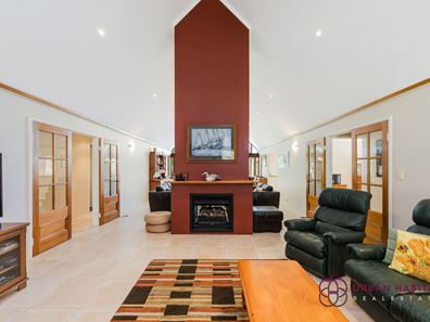2 Glazier Grove, Wellard WA 6170