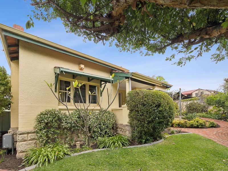 2B Williams Road, Melville WA 6156