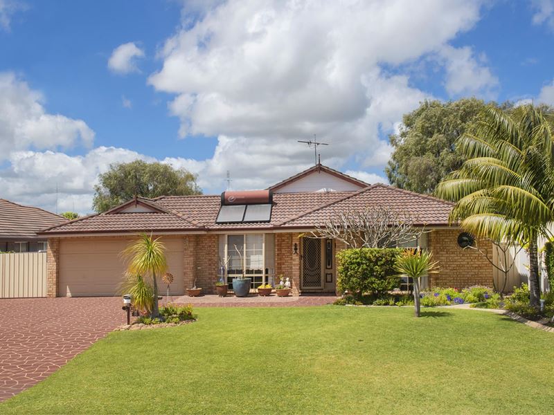 8 Coral Crescent, Broadwater WA 6280