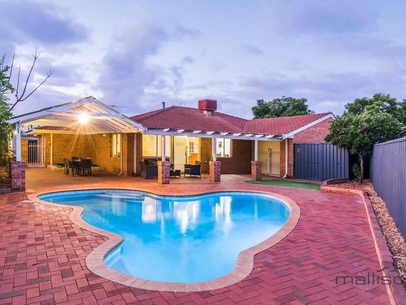 6 The Cove, Canning Vale WA 6155