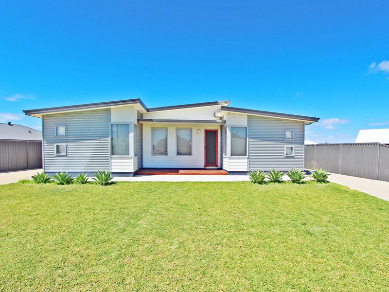 28 Worthington Street, Green Head WA 6514