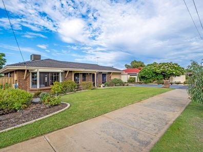 69 Cambridge Crescent, Cooloongup WA 6168