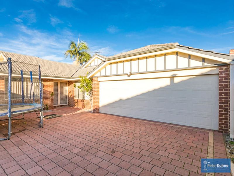 23A Hampton Square West, Morley