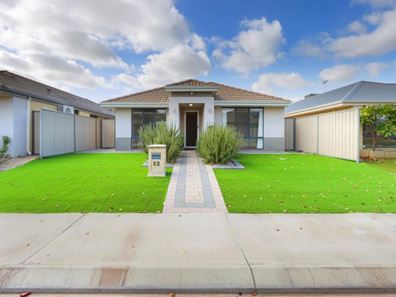 52 Warrilow Loop, Canning Vale WA 6155