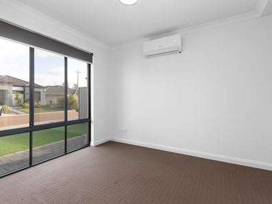 52 Warrilow Loop, Canning Vale WA 6155
