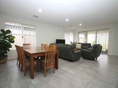 12 Binfield Street, Australind WA 6233