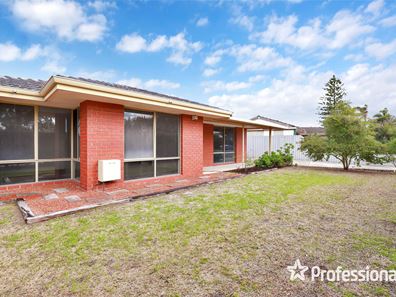 35 Hargrave Drive, Thornlie WA 6108