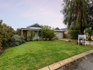 4 Burleigh way, Aubin Grove WA 6164