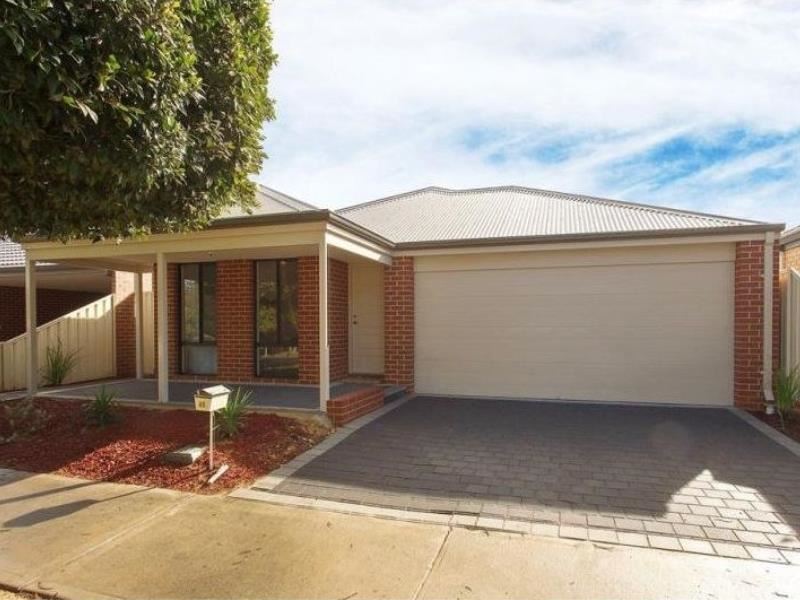 65 Pace Road, Medina