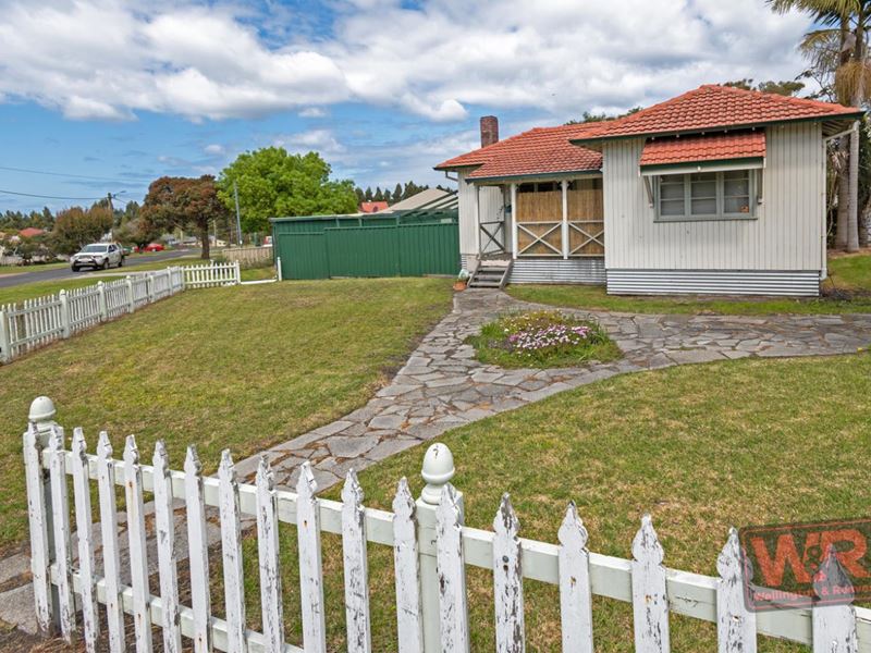 15 Banks Street, Lockyer