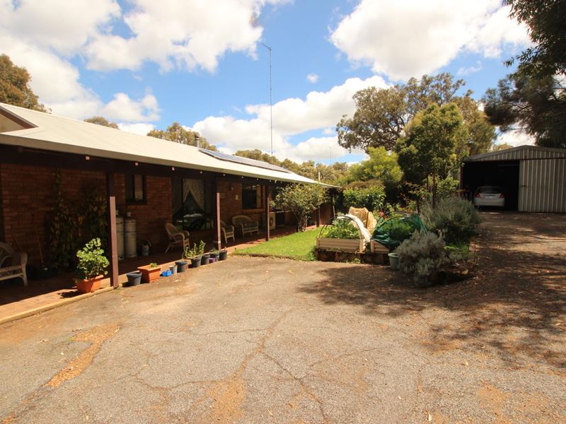 21 Russell Drive, Waroona