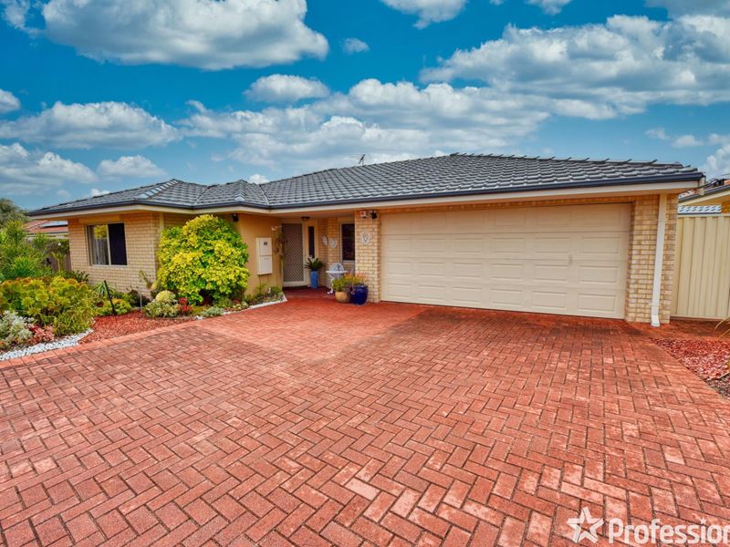 69 Montoro Drive, Port Kennedy WA 6172