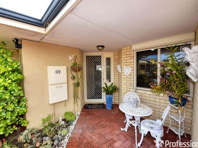 69 Montoro Drive, Port Kennedy WA 6172