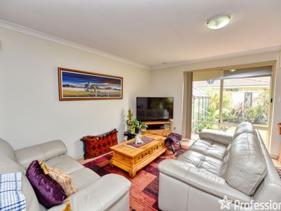 69 Montoro Drive, Port Kennedy WA 6172