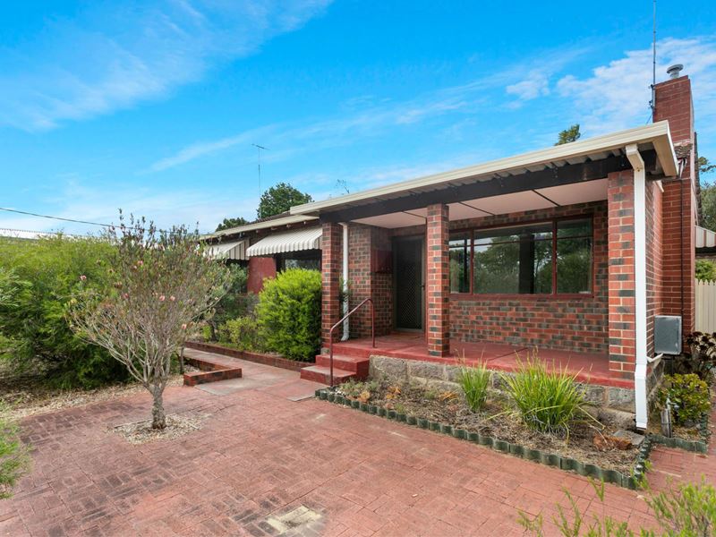 10 Rennington Street, Dianella WA 6059