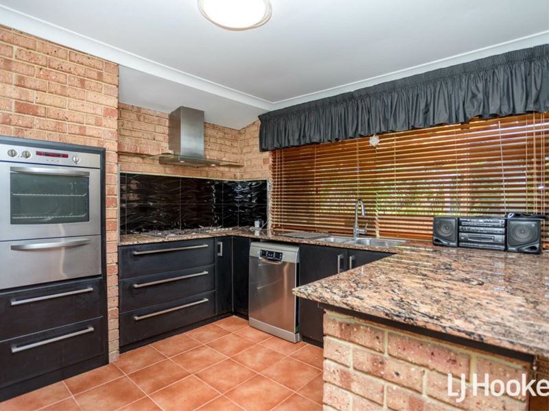 24 Discovery Drive, Thornlie WA 6108