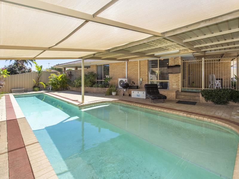 11 Fairway Crescent, Meadow Springs
