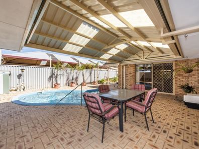 71 Cuthbertson Drive, Cooloongup WA 6168