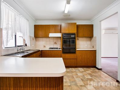 37 Hungerford Avenue, Halls Head WA 6210