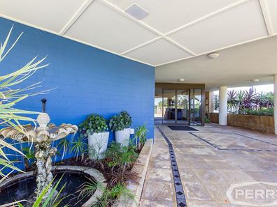 1/6A Valley Road, Halls Head WA 6210