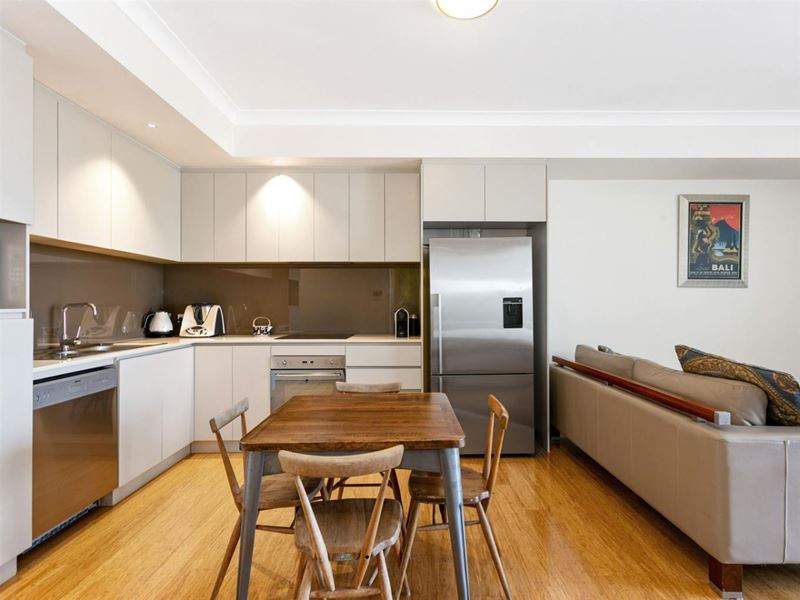 4/2 Dynevor Rise, Floreat