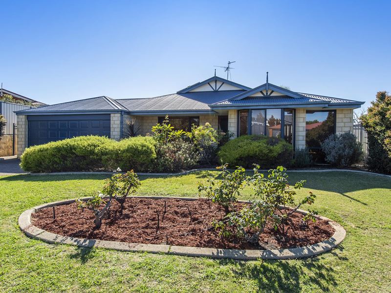 6 Fair Oaks  Court, Meadow Springs