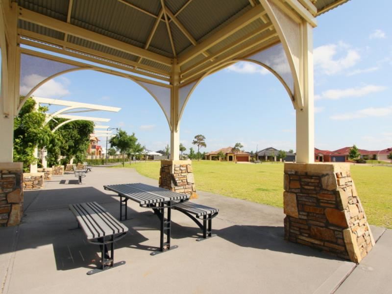 6 Vaspar Link, Aveley WA 6069
