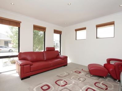 6 Vaspar Link, Aveley WA 6069