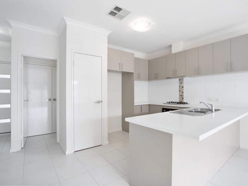 7/9 Barfield Road, Hammond Park