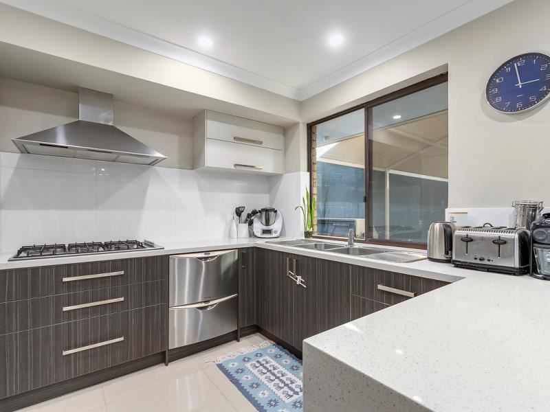 32 Sandgate Way, Marangaroo