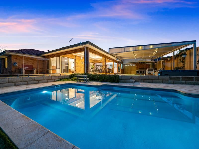 6 Classic Lane, The Vines