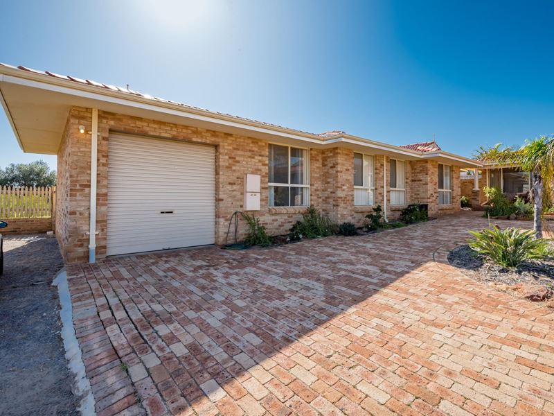 1/98 & 2/96 Glenfield Beach Drive, Drummond Cove