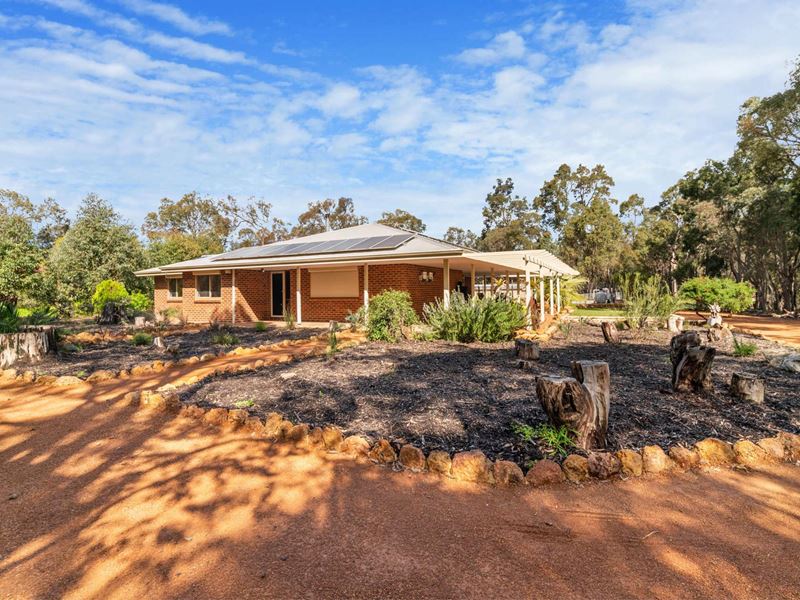 670 Elizabeth Avenue, Mundaring